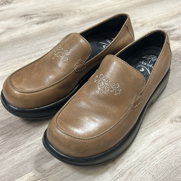 Dansko Royal Romance Tan Leather Embroidered Platform Clog Loafer Comfort Shoes - Picture 1 of 10